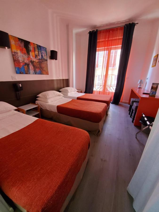 Brit Hotel Colbert ฌวง-เลส์-แป็งส์ ภายนอก รูปภาพ