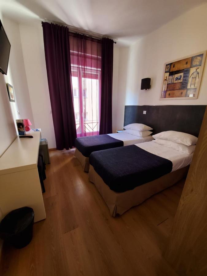 Brit Hotel Colbert ฌวง-เลส์-แป็งส์ ภายนอก รูปภาพ