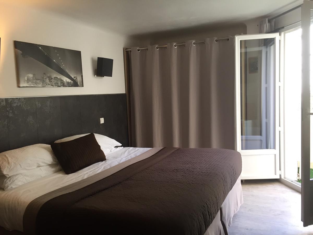 Brit Hotel Colbert ฌวง-เลส์-แป็งส์ ภายนอก รูปภาพ