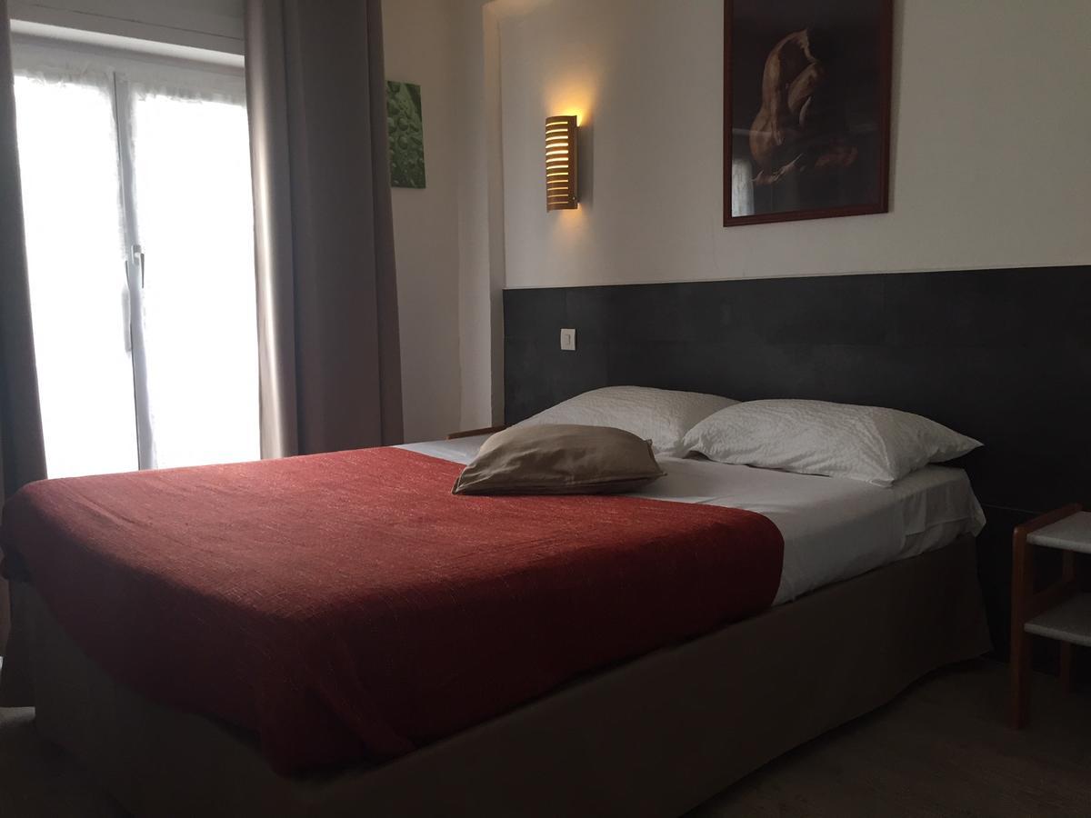 Brit Hotel Colbert ฌวง-เลส์-แป็งส์ ภายนอก รูปภาพ
