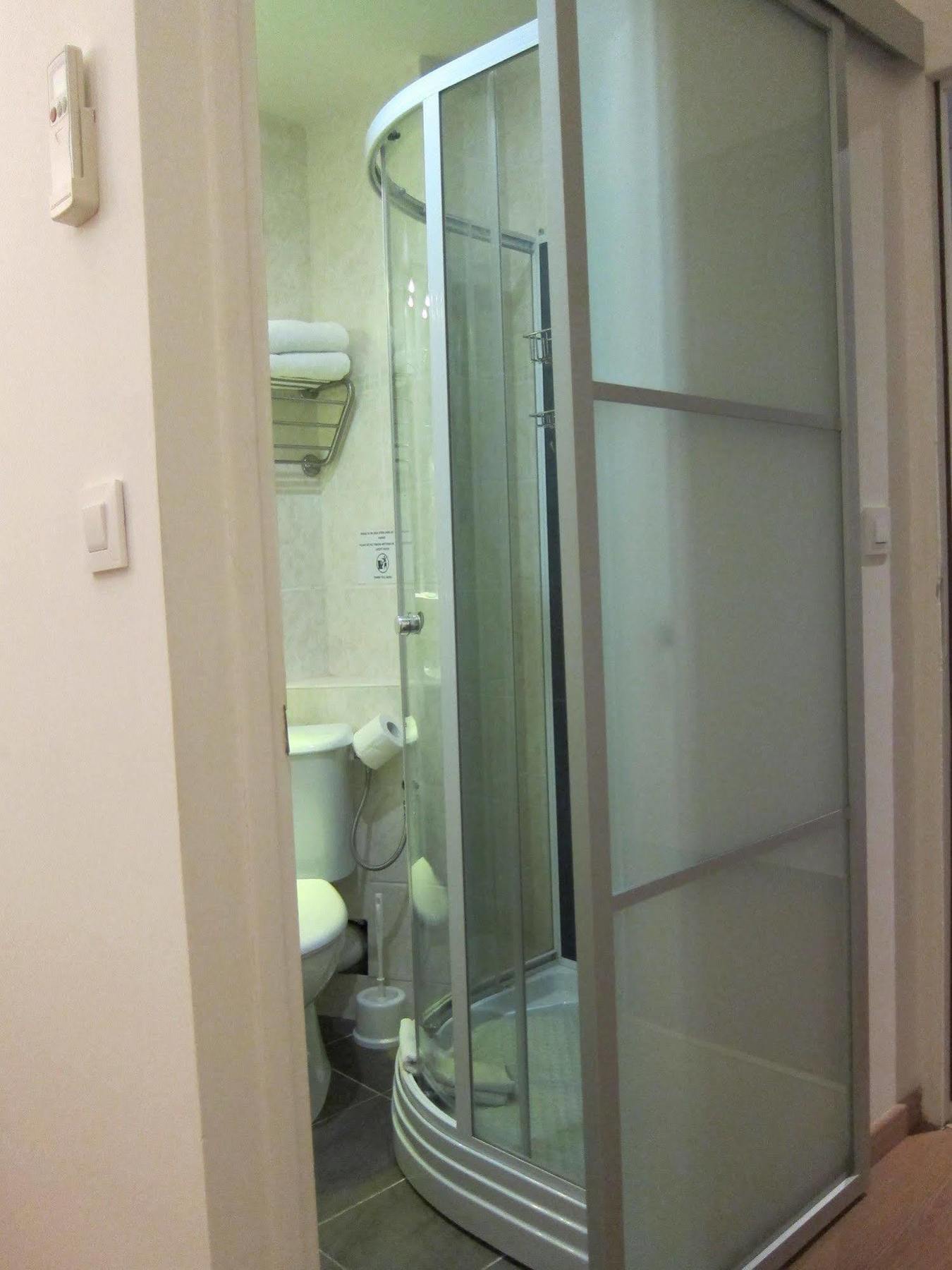 Brit Hotel Colbert ฌวง-เลส์-แป็งส์ ภายนอก รูปภาพ