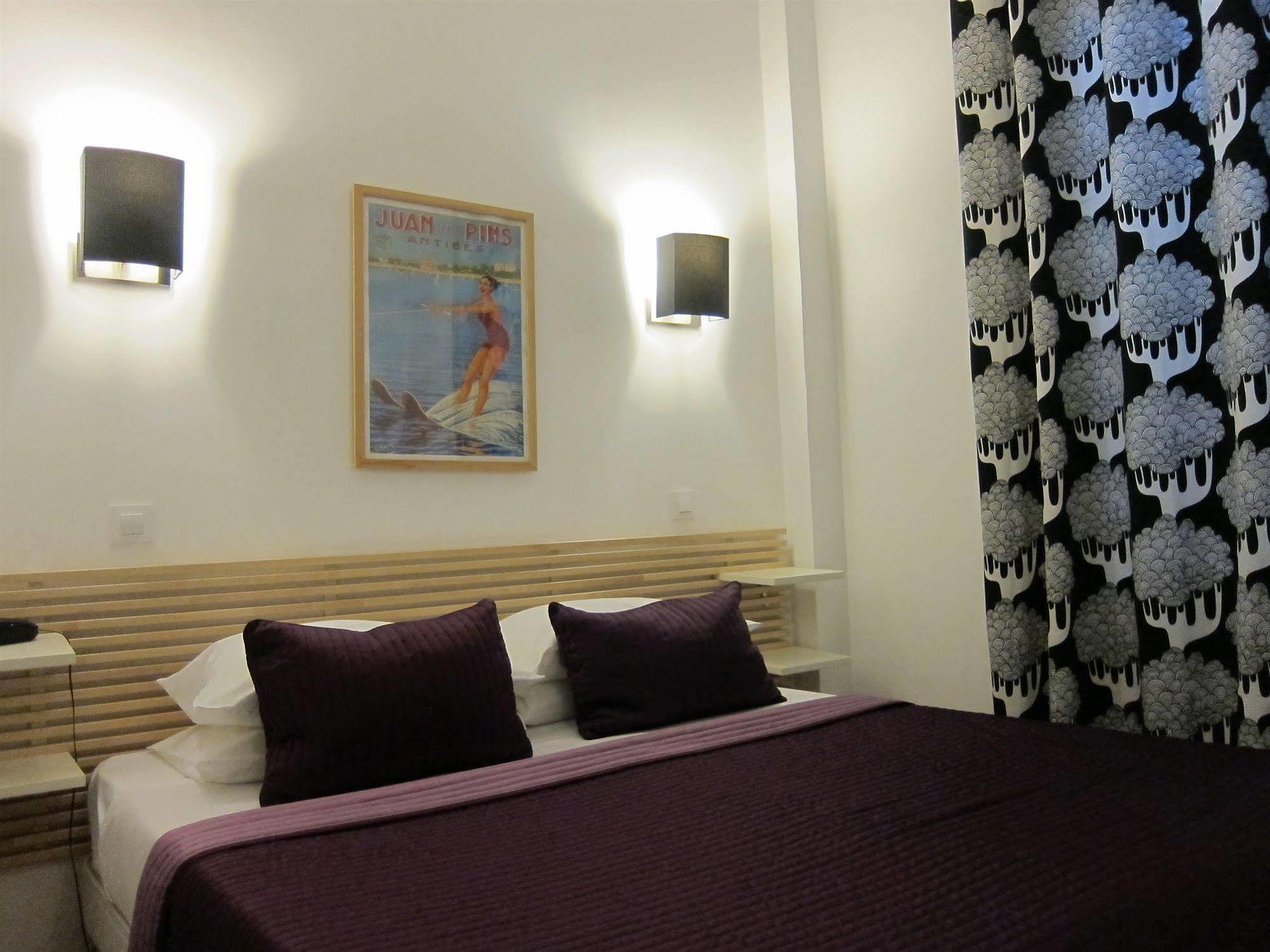 Brit Hotel Colbert ฌวง-เลส์-แป็งส์ ภายนอก รูปภาพ